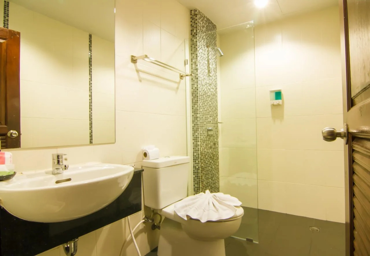 Patong Hemingway's Hotel