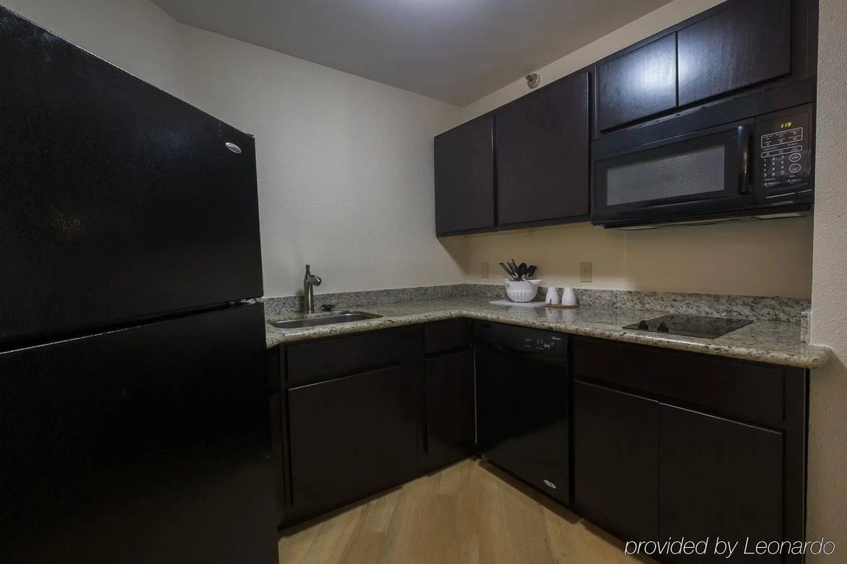 Red Roof Inn PLUS+ Houston - Energy Corridor