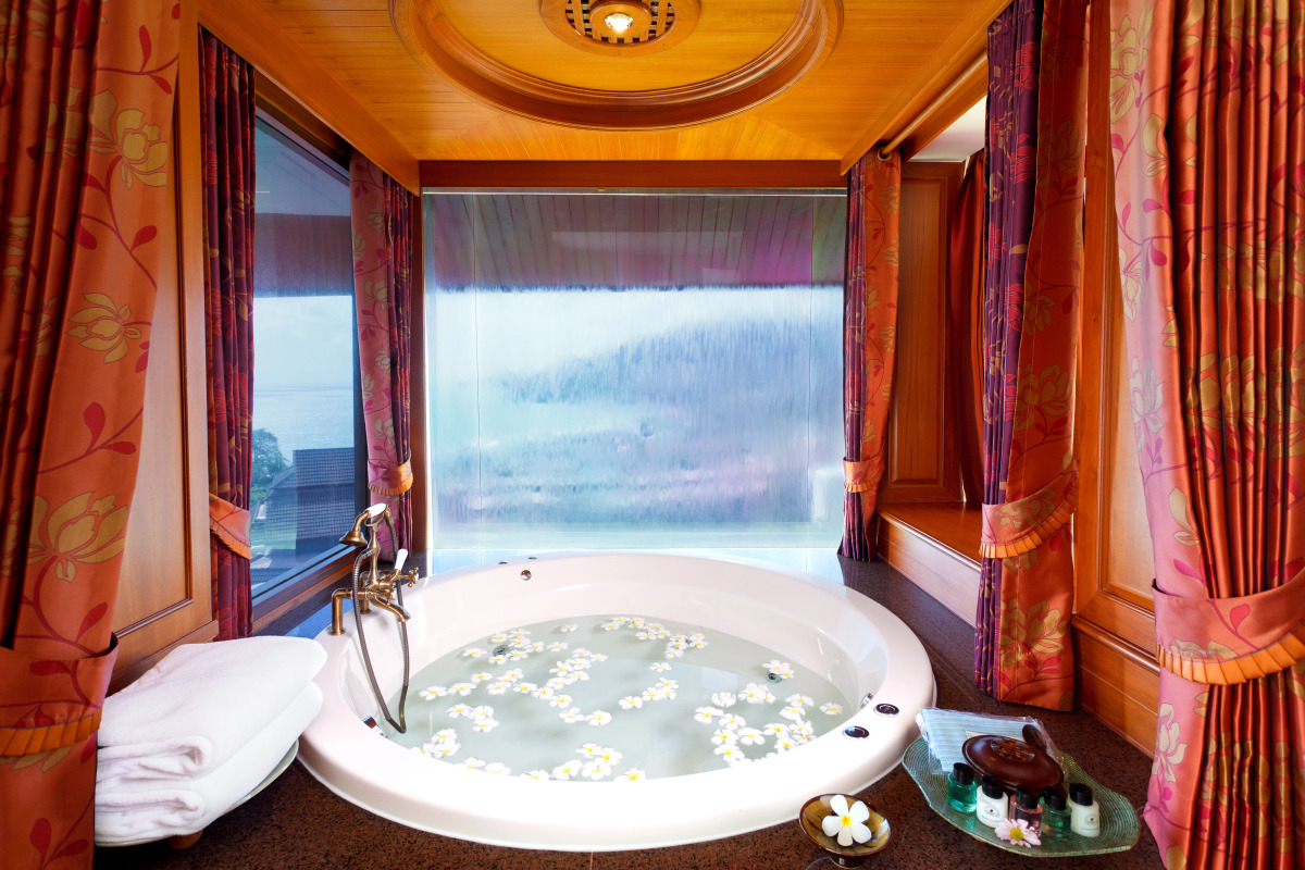 Diamond Cliff Resort & Spa, Patong Beach