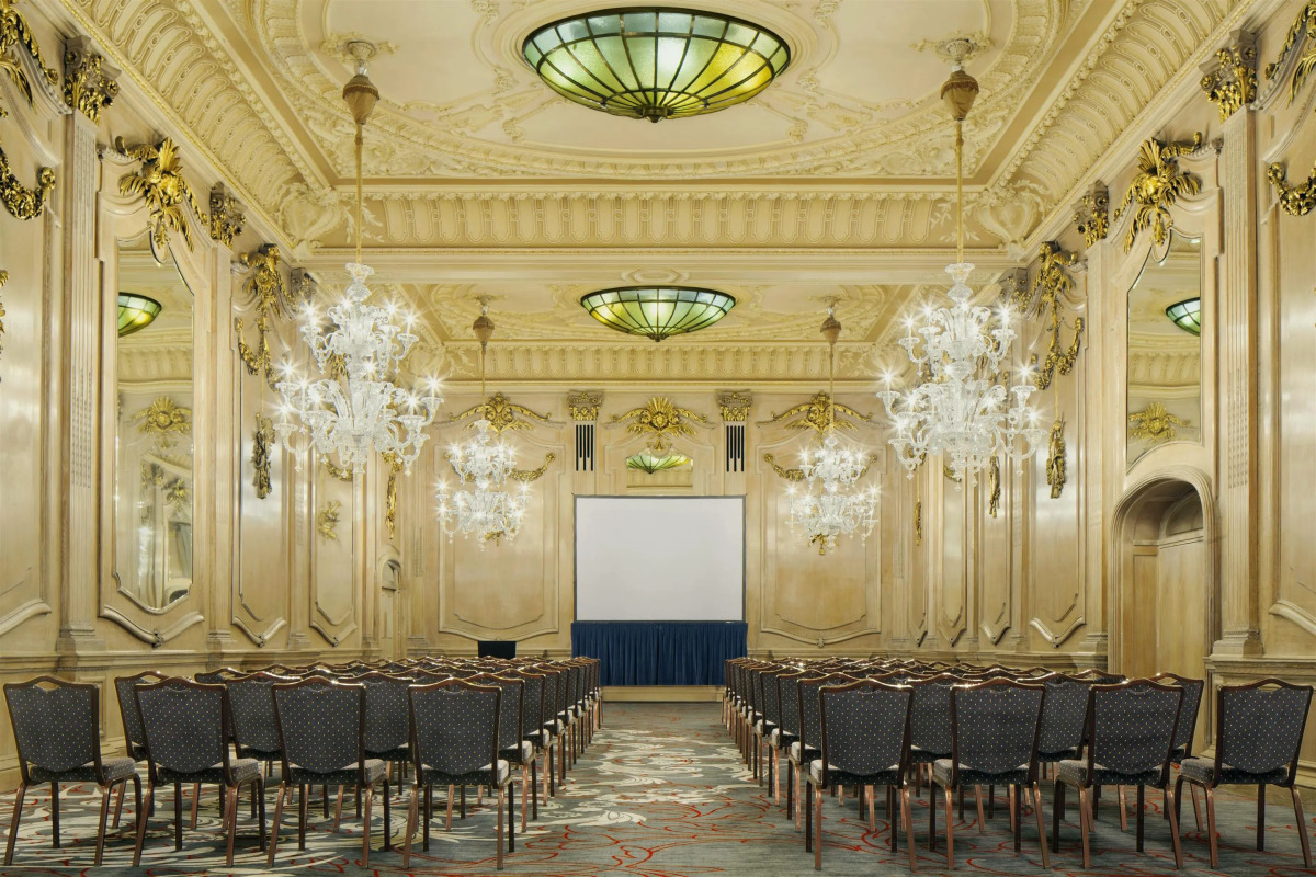 Отель The Dilly