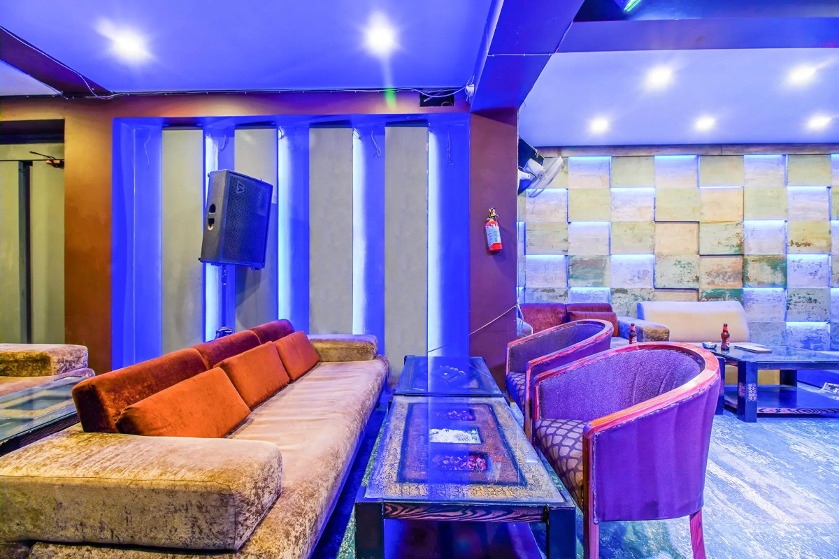 Fabhotel White Klove