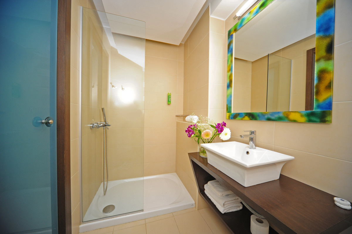 Steris Elegant Beach Hotel