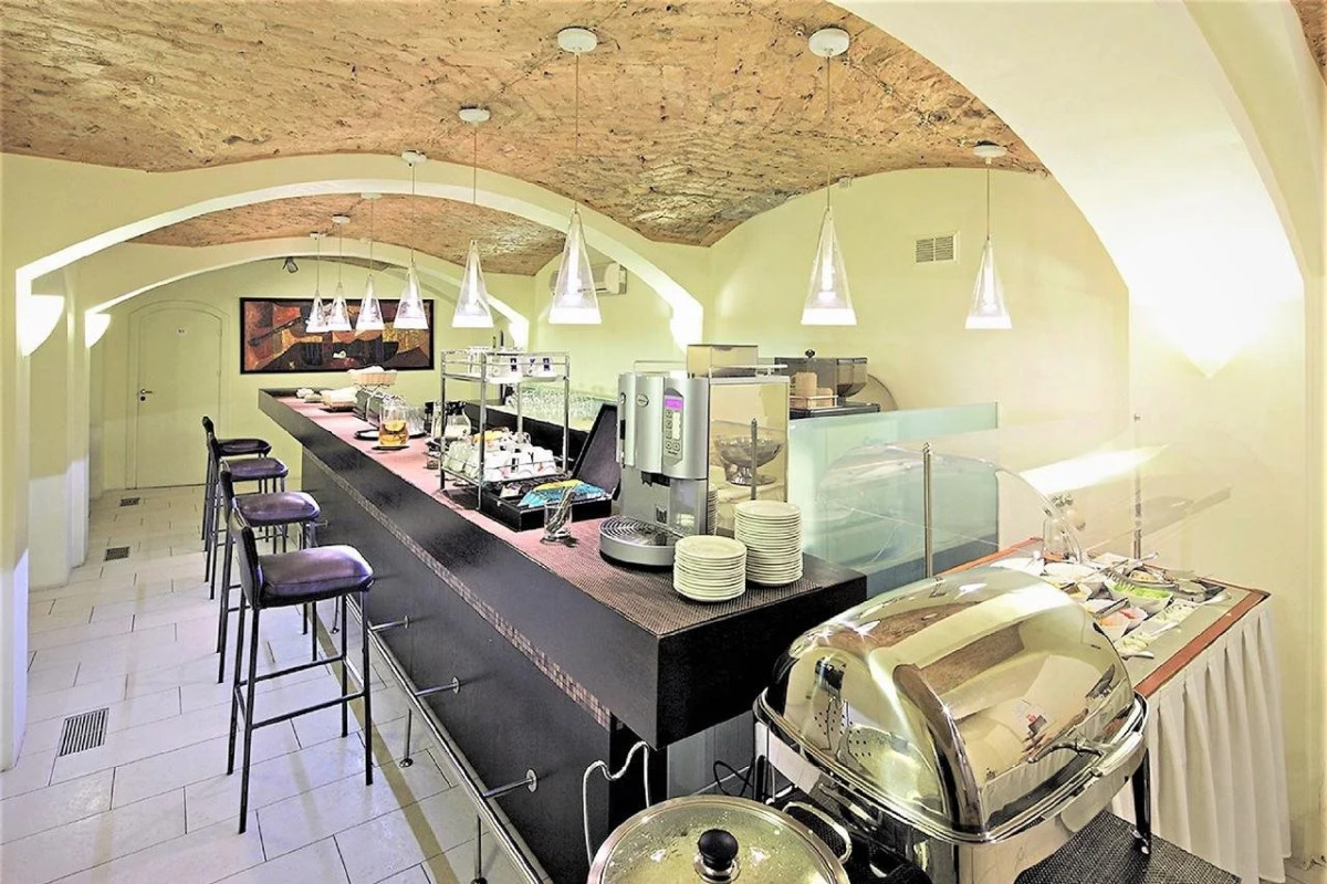 Rixwell Centra Hotel