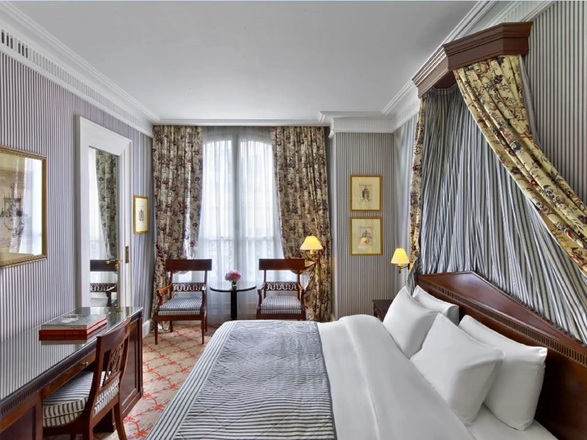 Le Dokhan’s Paris Arc de Triomphe, a Tribute Portfolio Hotel