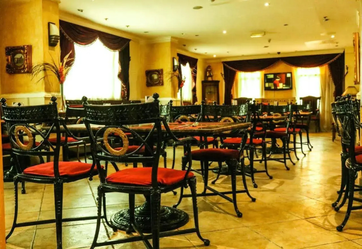 Отель Al Maha Regency