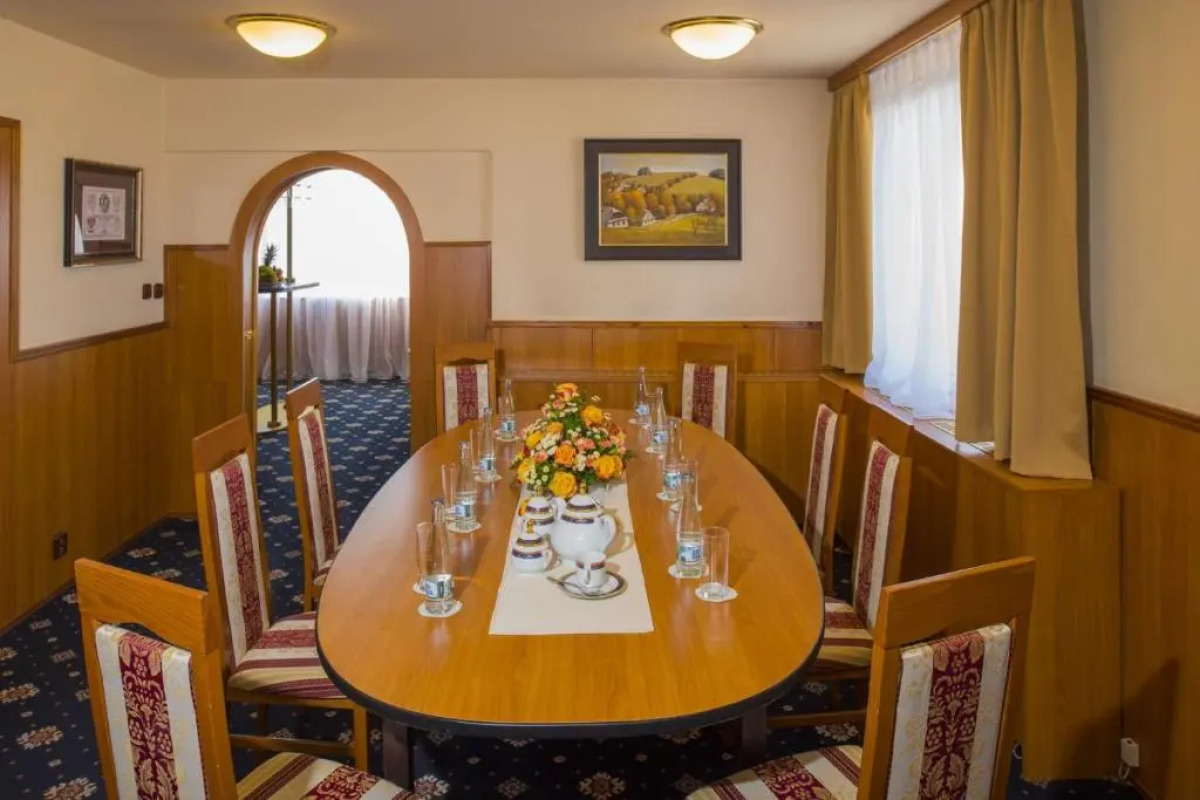 TOP HOTEL Praha & Conference Centre