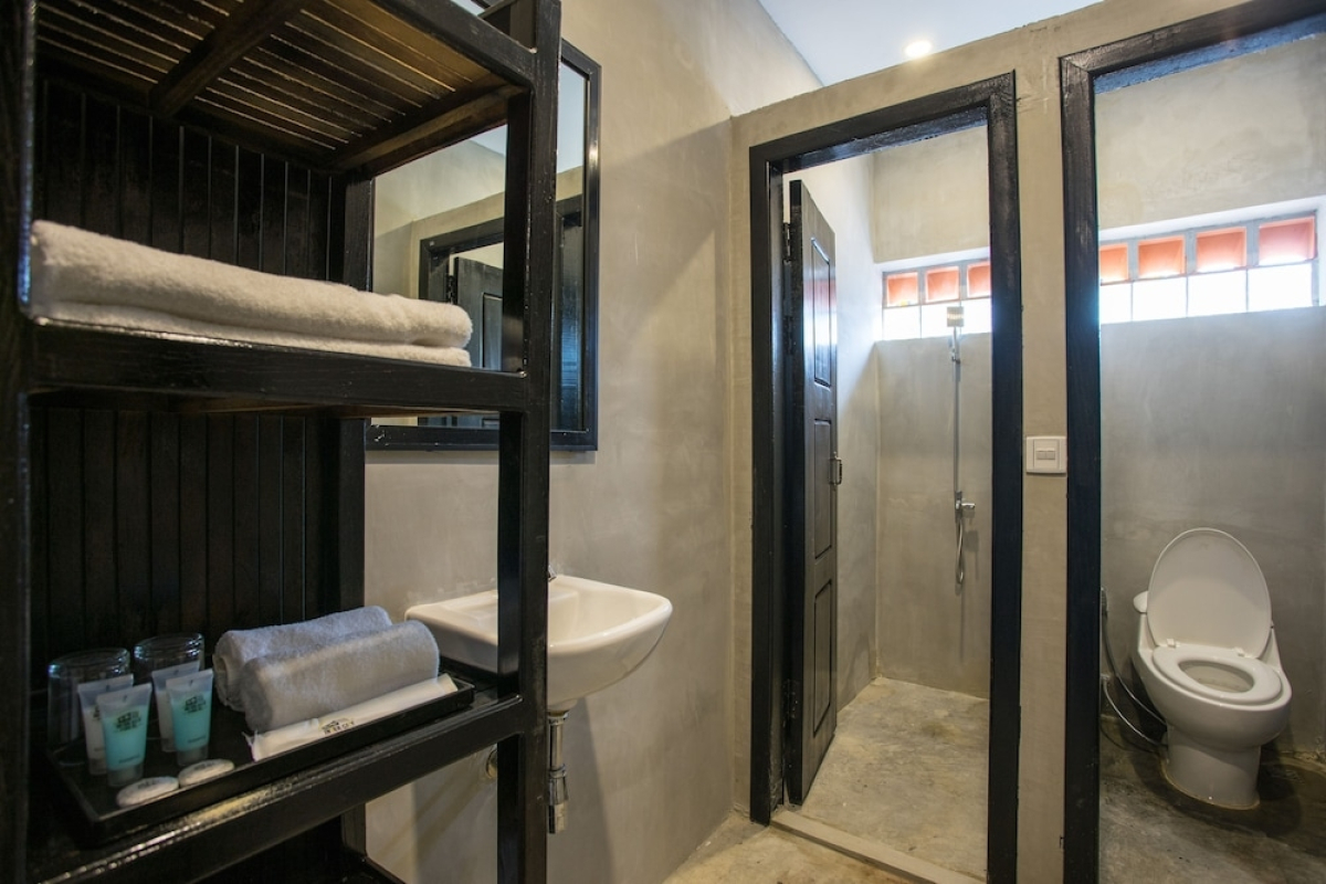 White Rabbit Hostel - Adults Only