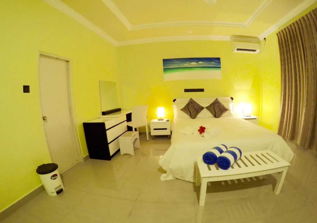 Отель Ithaa Inn Kamadhoo