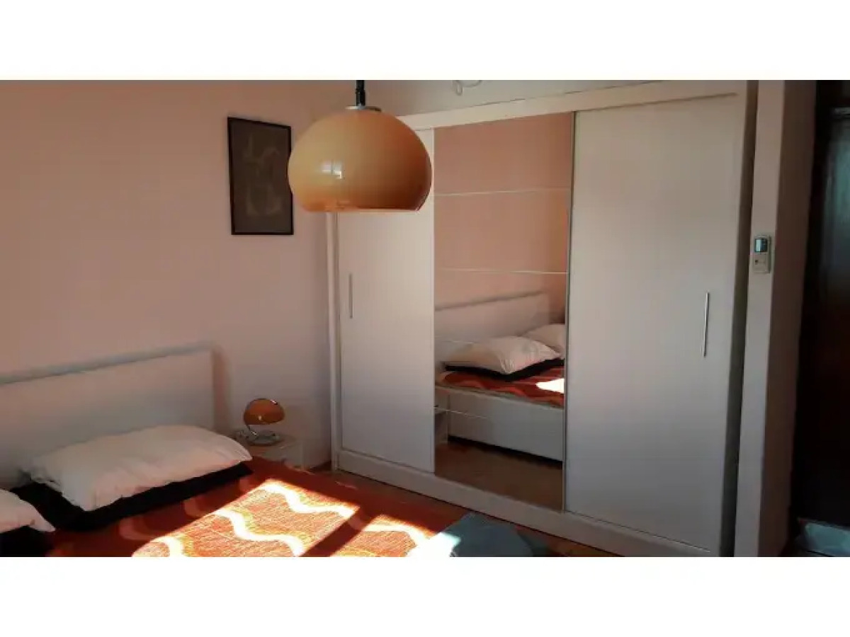 Apartment & Rooms House with Garden