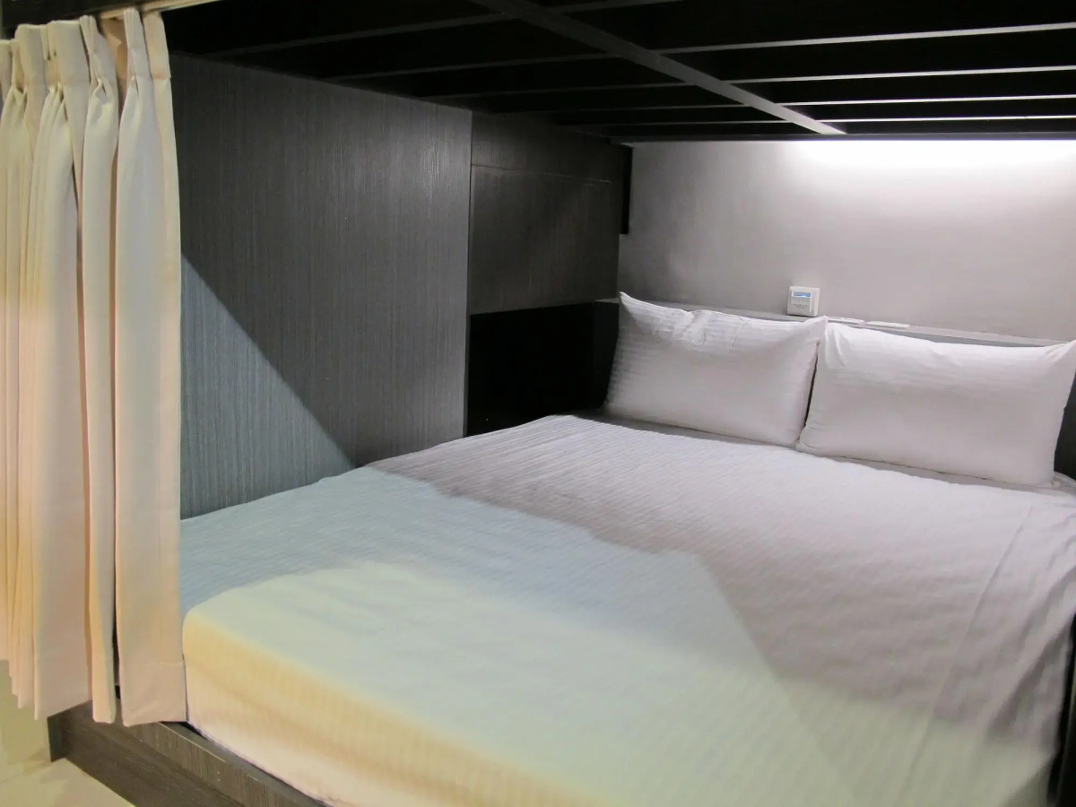 Uno Backpackers Inn