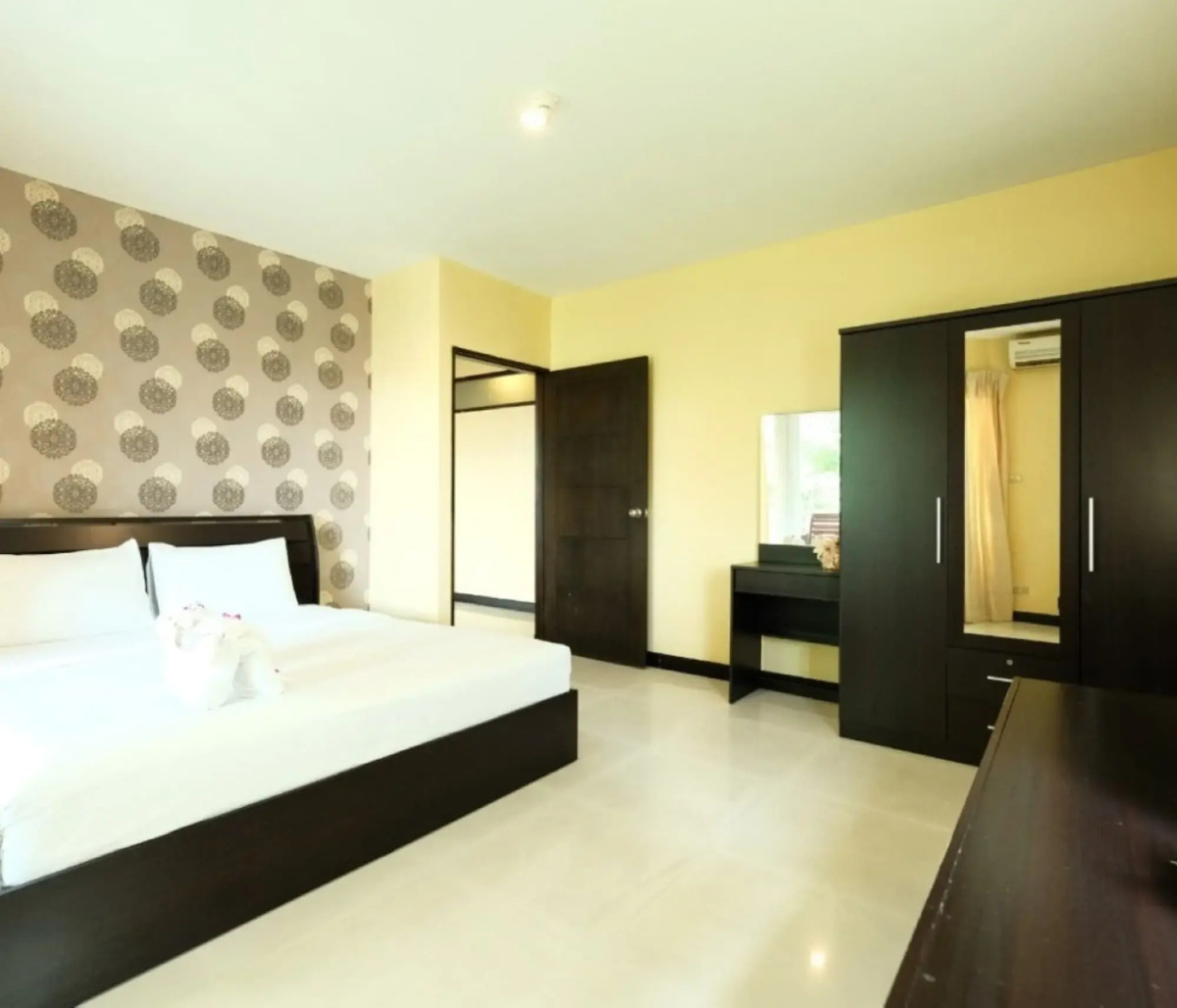 Отель Jomtien Plaza Residence