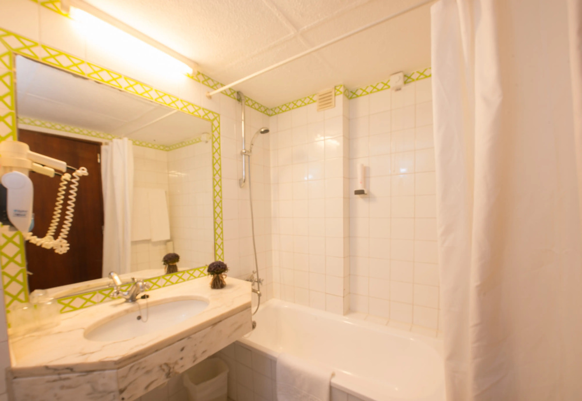 Holiday Inn Express and Suites Lisbon Principe Real by IHG