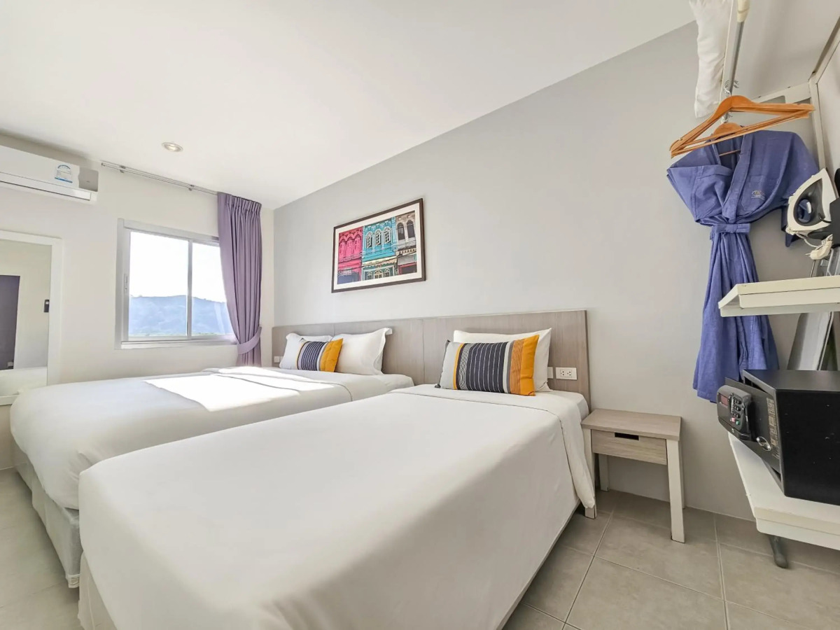 Отель Recenta Suite Phuket Suanluang