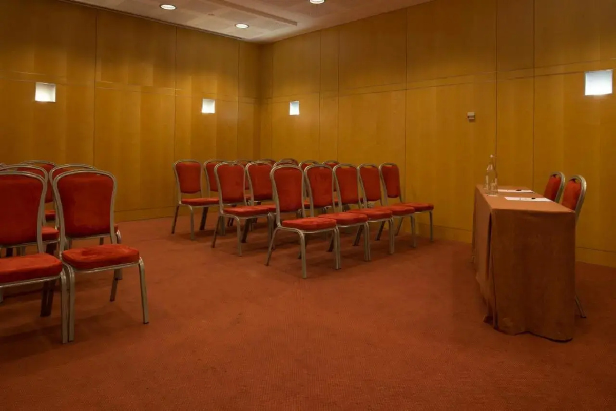 VIP Executive Entrecampos Hotel & Conference