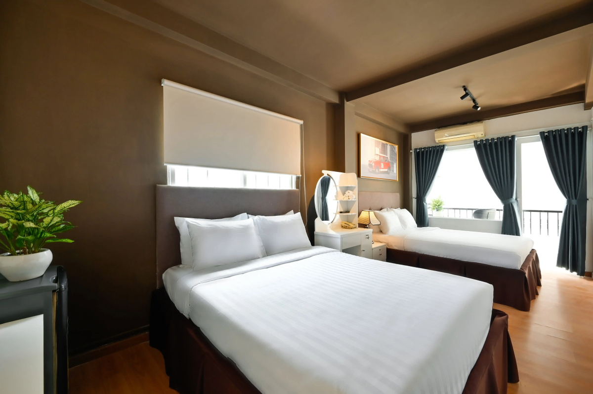 The Noble Swan Wood Park Hotel