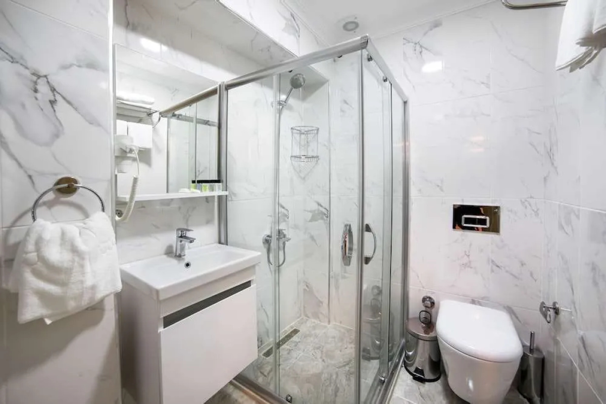 Seven Roses Apart Hotel