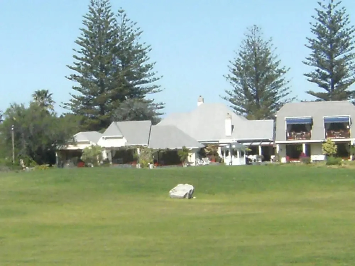 Mulligans Golf Lodge