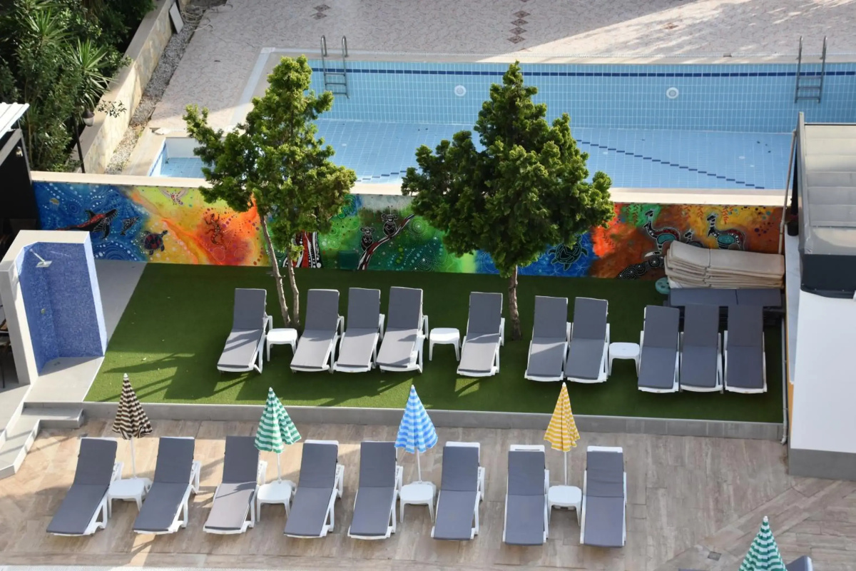Vi̇va Beach Hotel