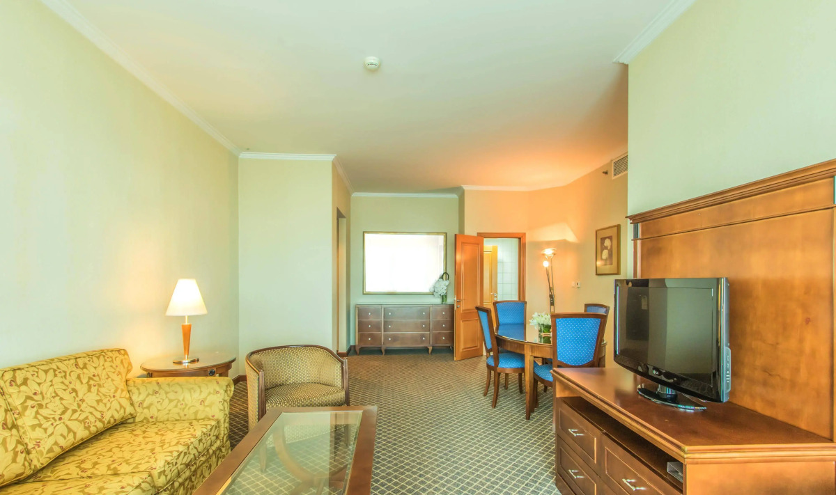 Отель Swissotel Al Murooj Dubai