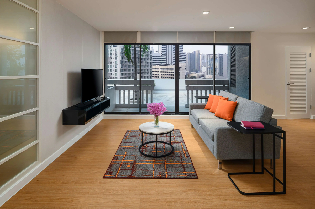 Отель PARKROYAL Suites Bangkok