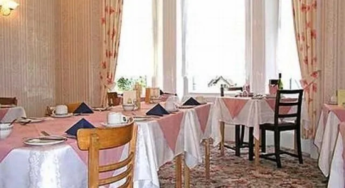 The Pinedale Hotel