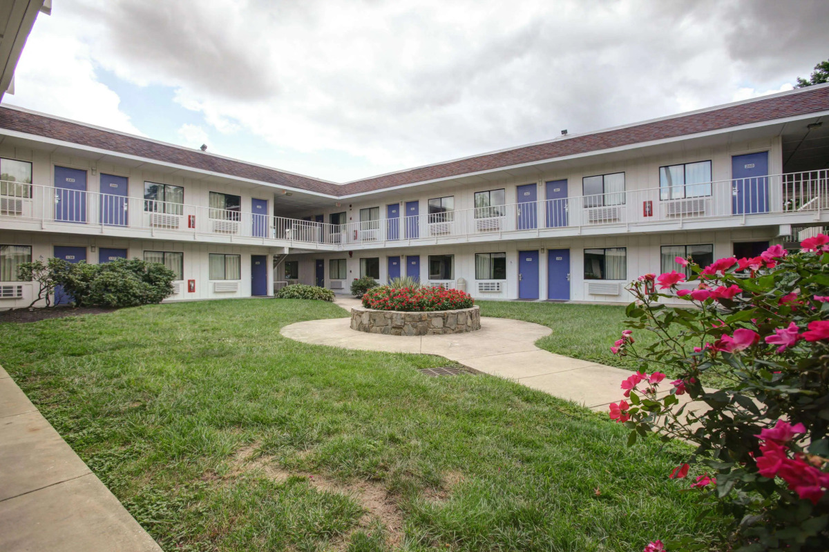 Motel 6 Elkton, MD