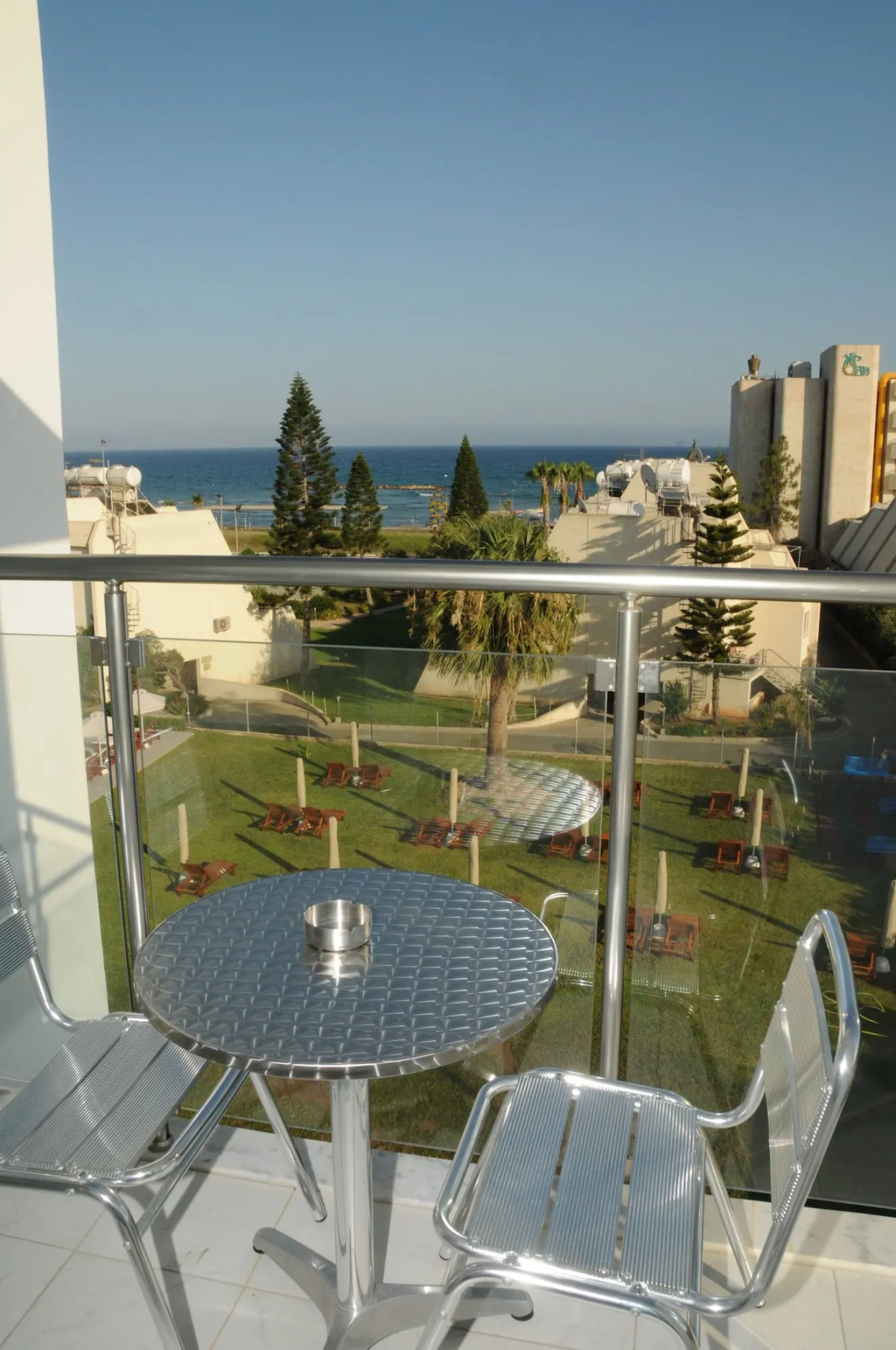 Frixos Suites Hotel Apartments