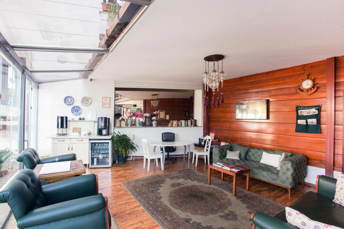 Rose Garden Suites