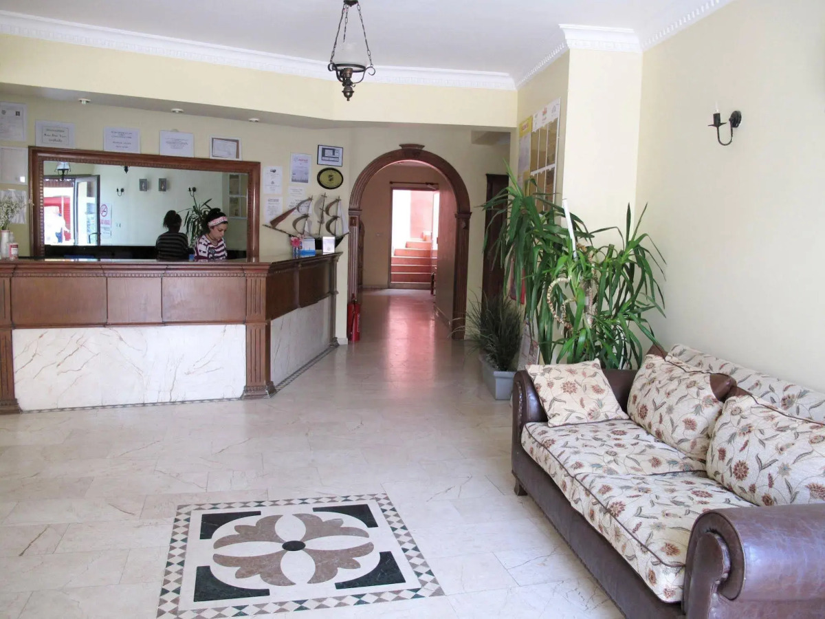 Rosy Suites Hotel