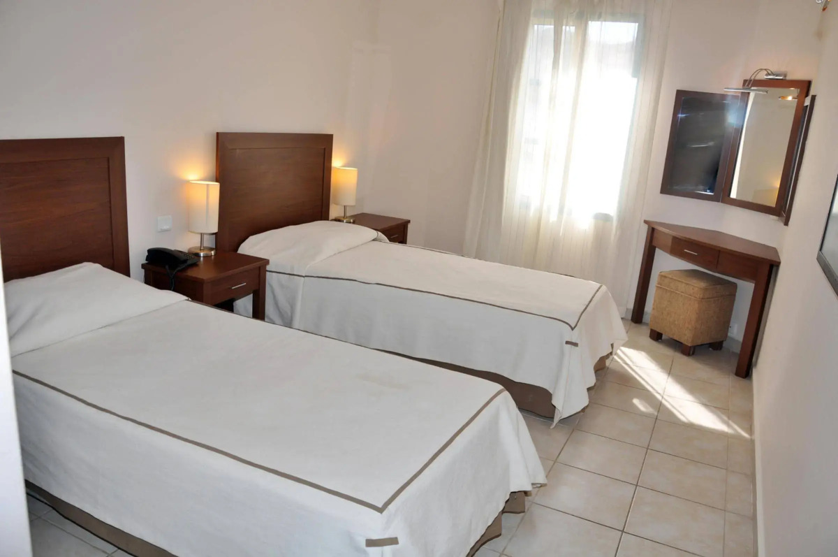 Отель Siesta Beach & Apart