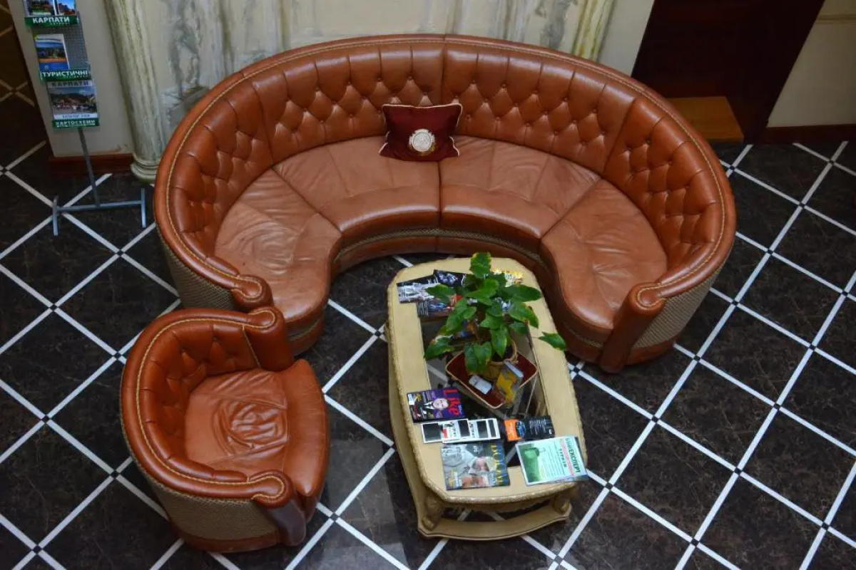 Atrium Hotel