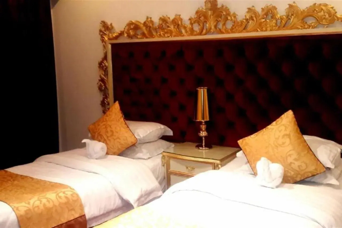 Rose Garden Hotel