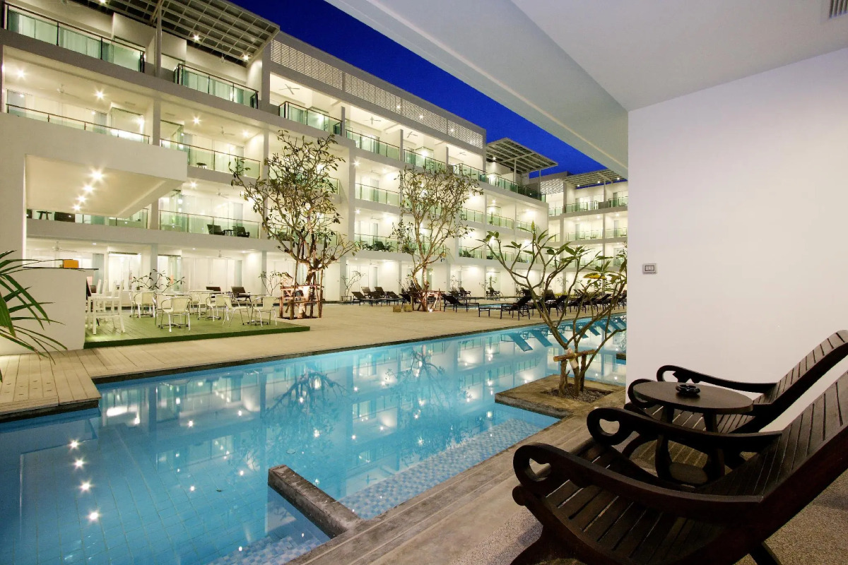 The Old Phuket - Karon Beach Resort