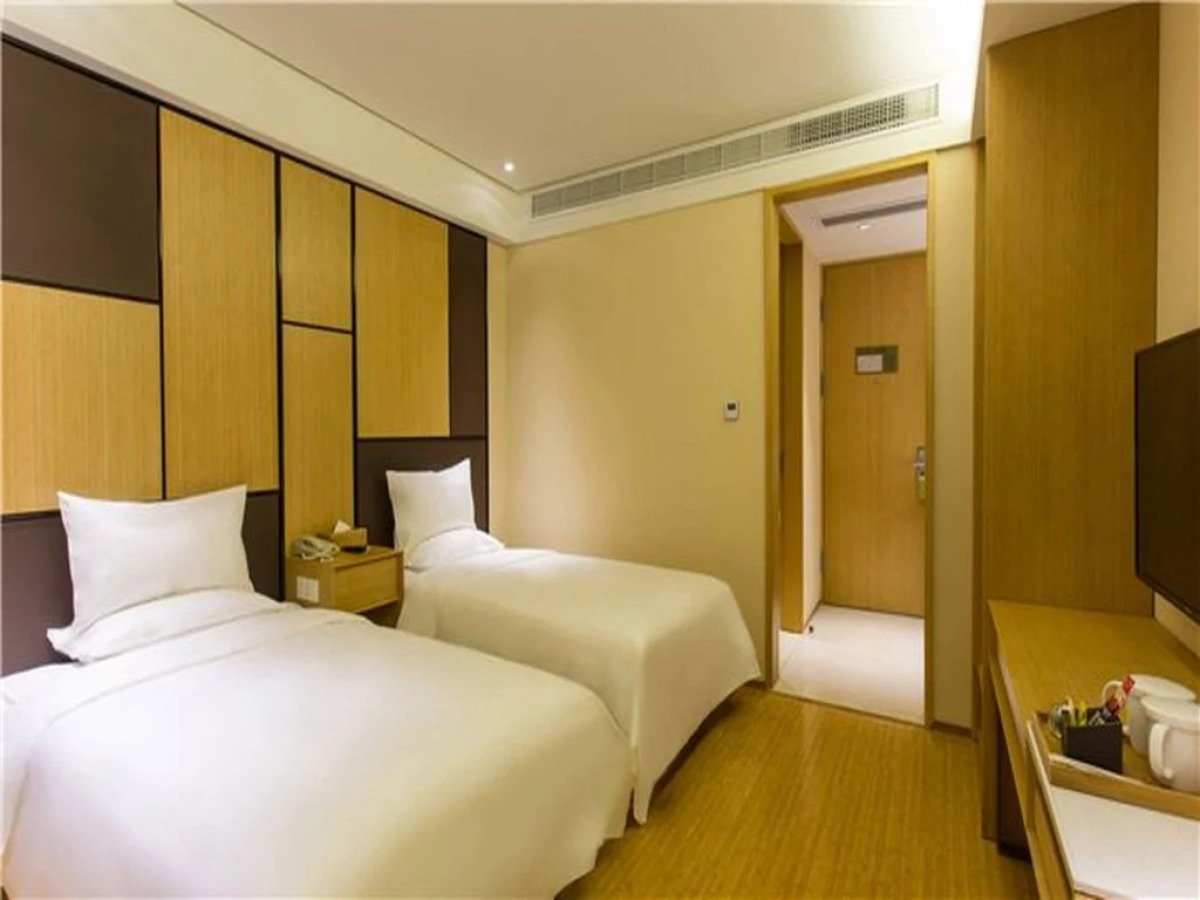 Ji Hotel Shanghai Oriental Pearl Tower