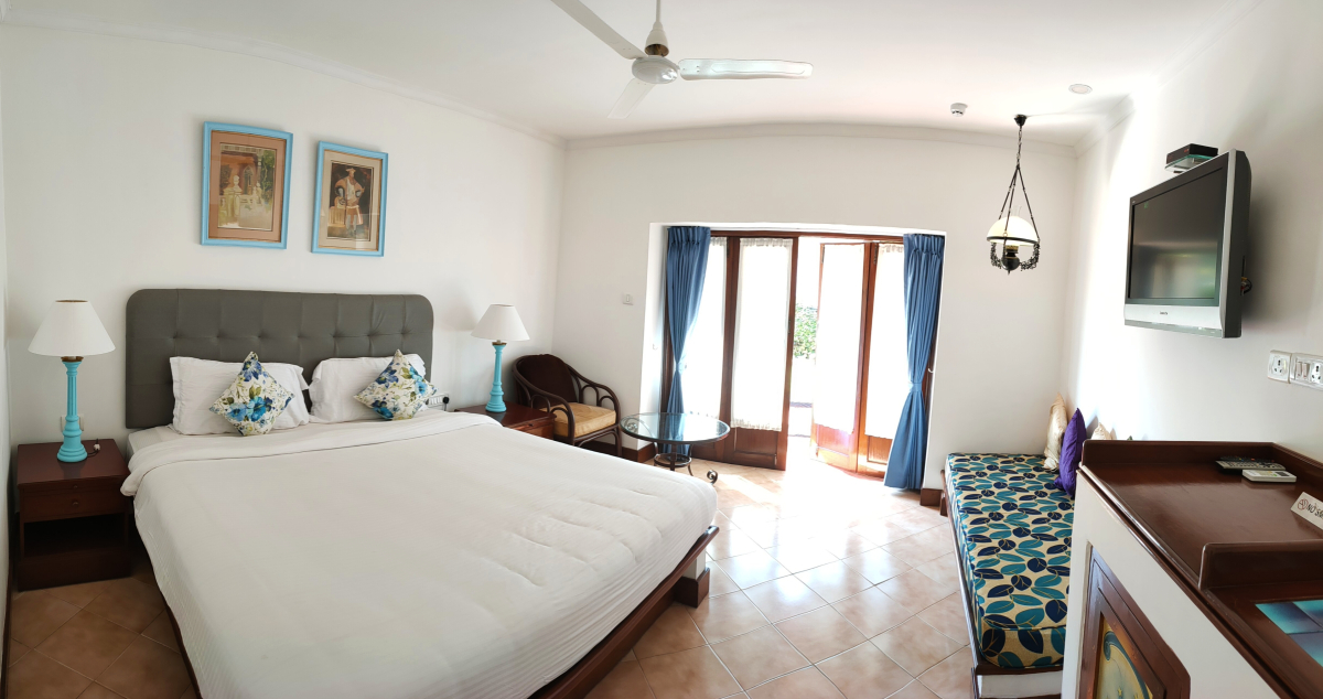 Coconut Grove Beach Resort