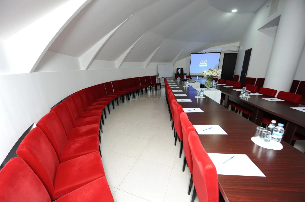 Отель «Аиси»