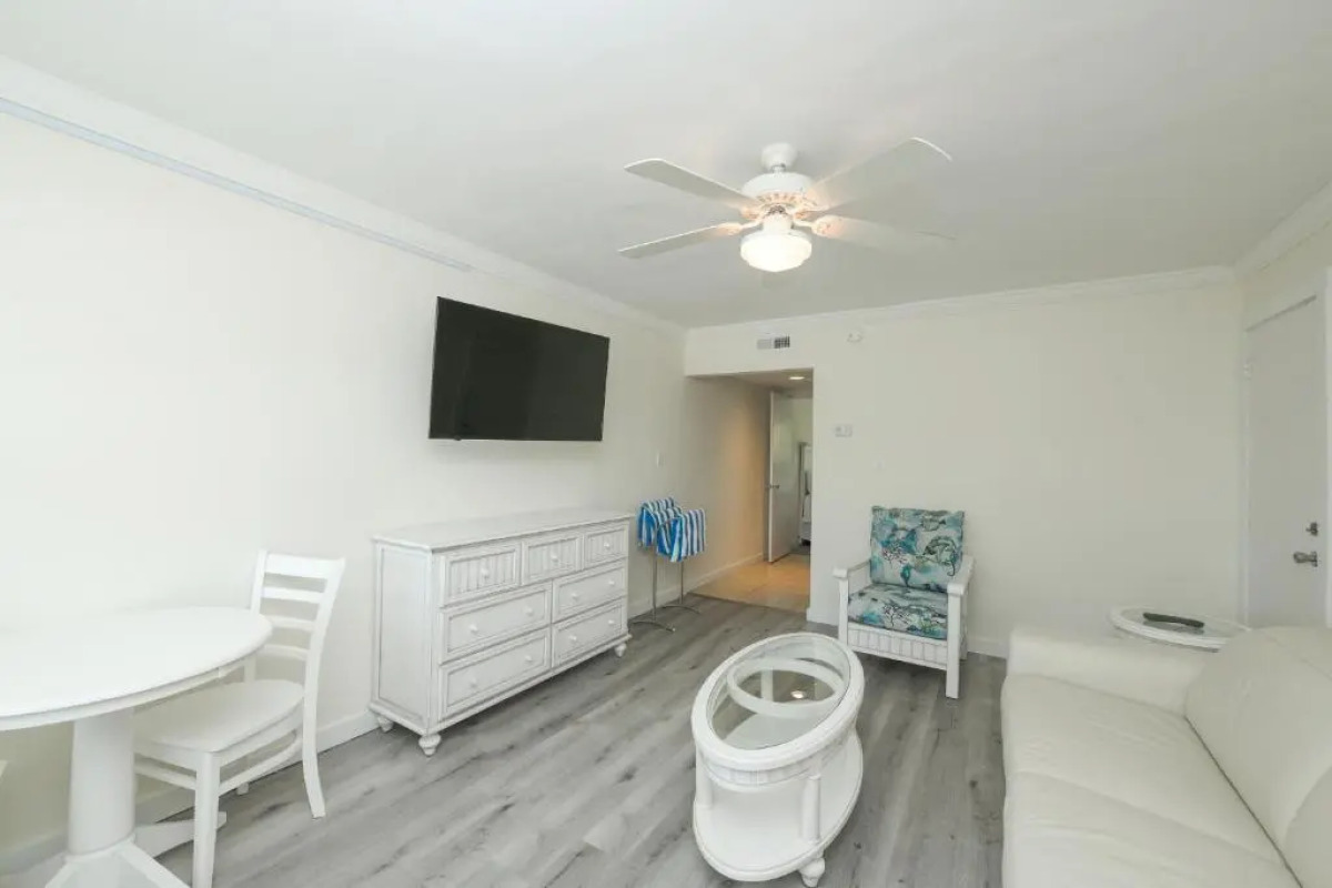 Siesta Key Beach Resort and Suites