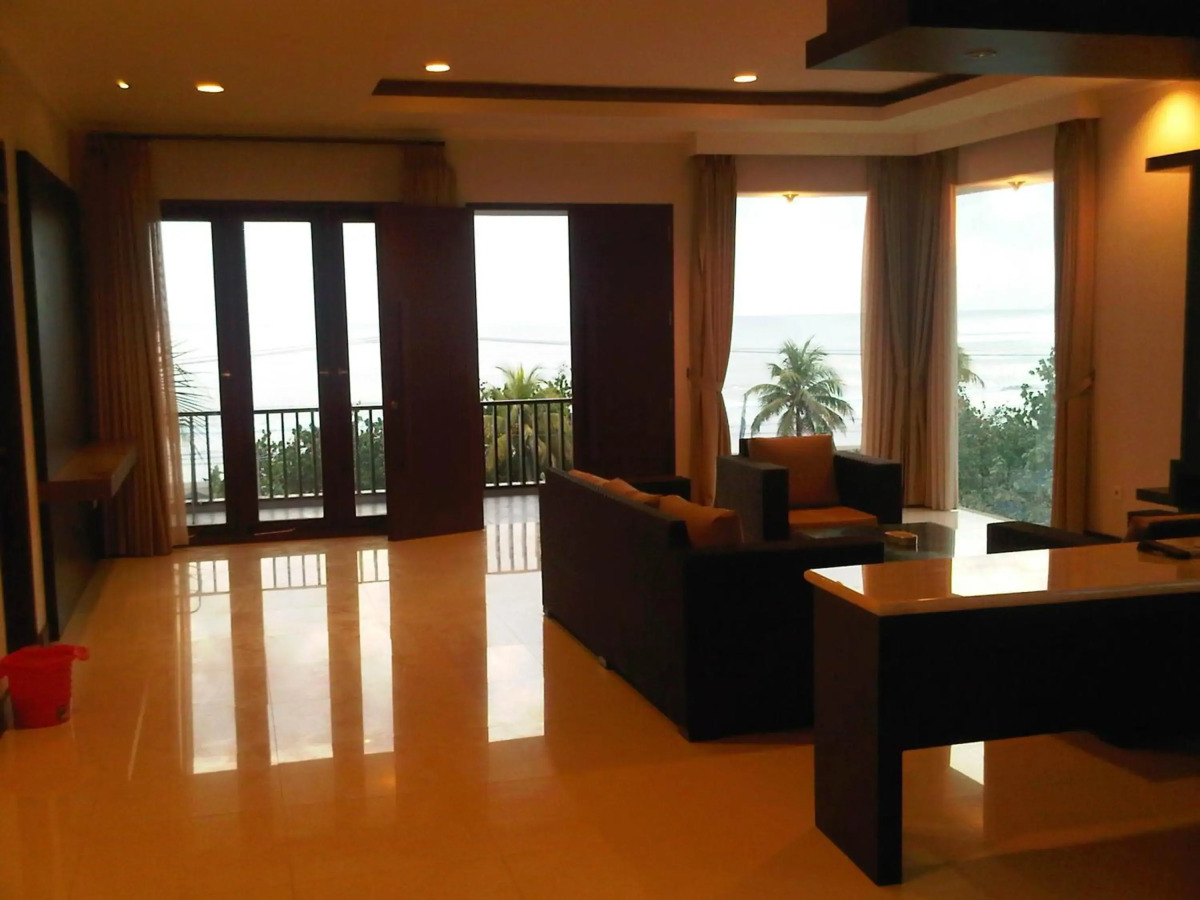 Surya Kencana Seaside Hotel