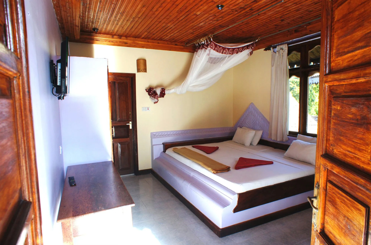 Smiles Beach Hotel