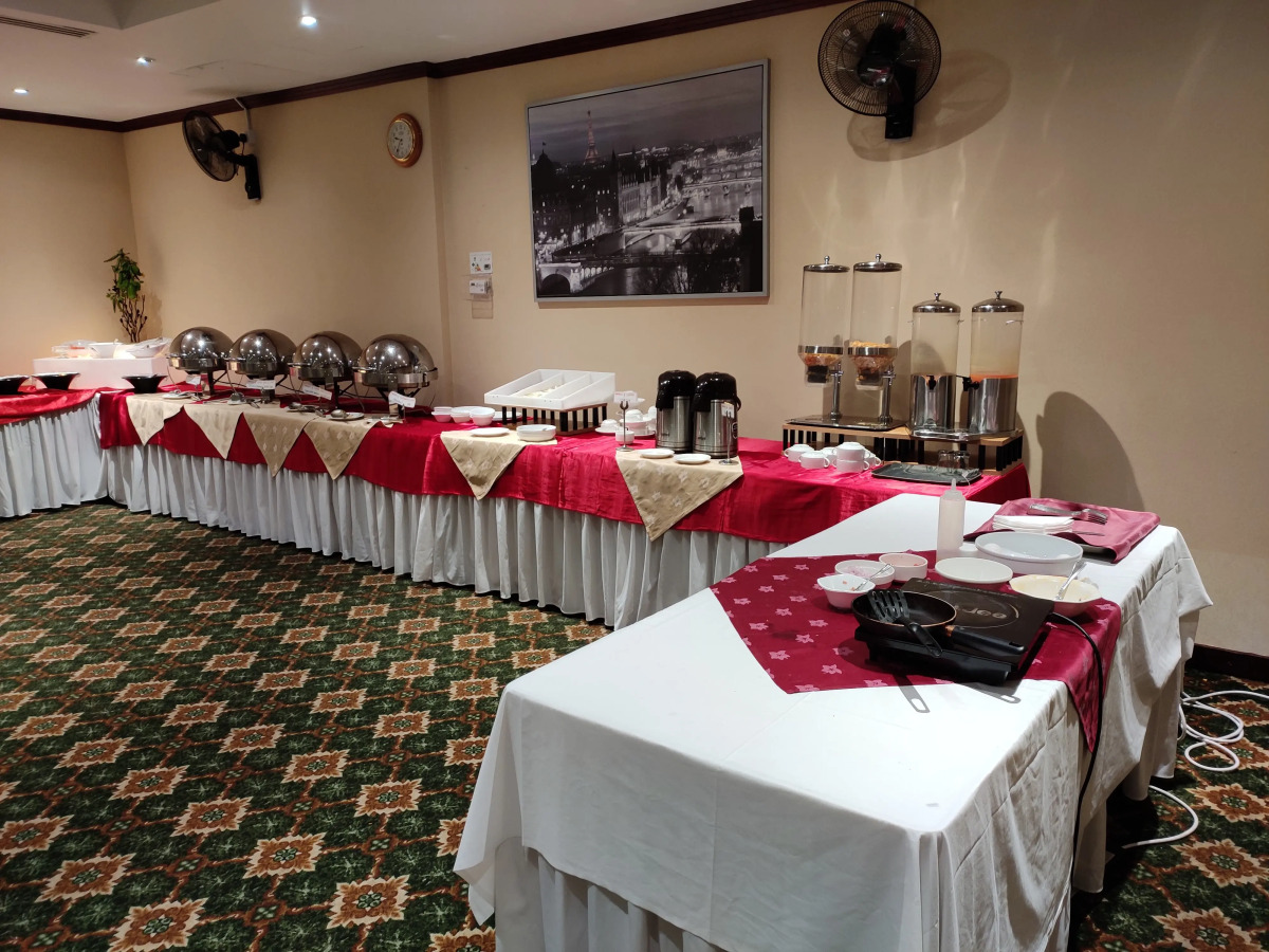 Отель Wescott Plaza Hotel Apartment