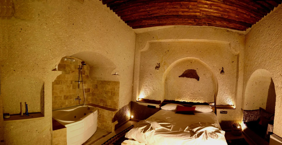 El Puente Cave Hotel