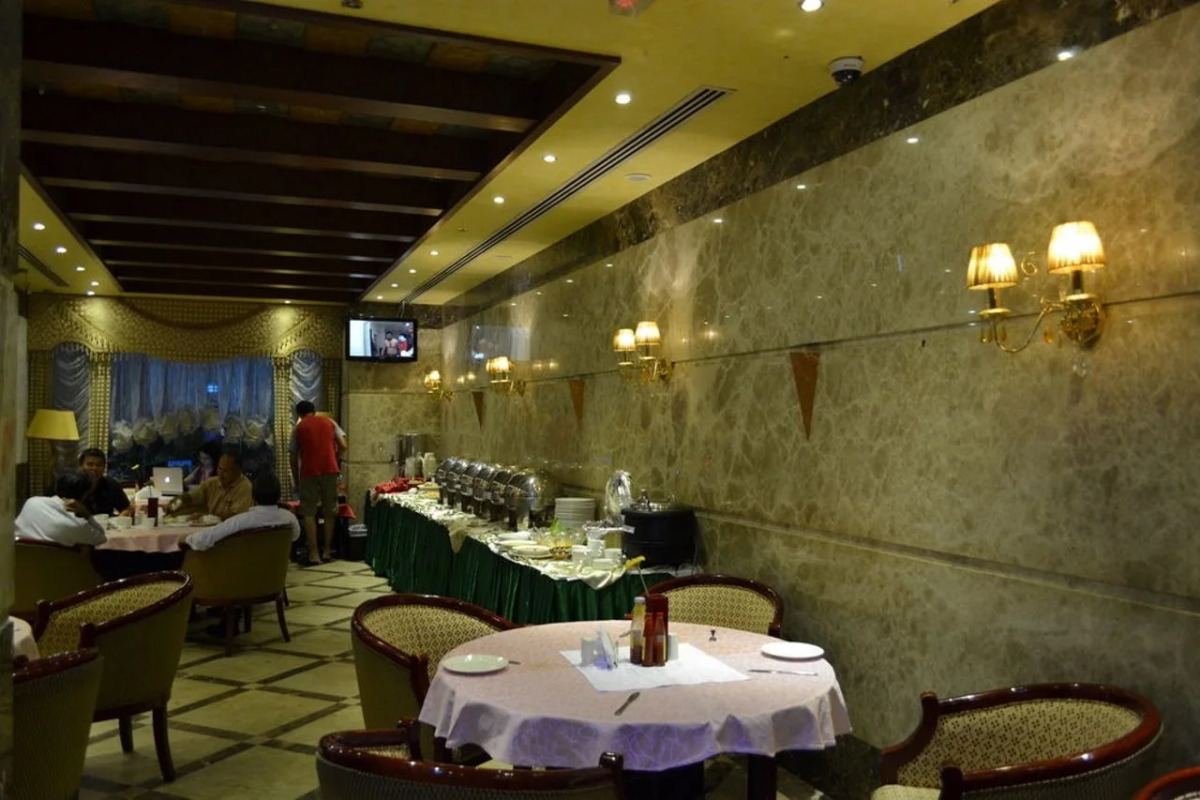 Отель Crystal Plaza