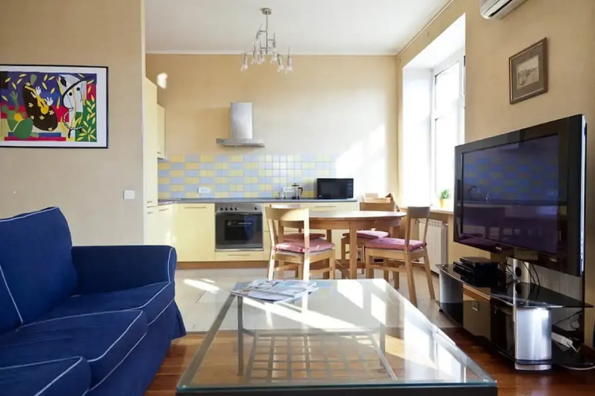 Апартаменты «LUXKV на Дружинниковской»