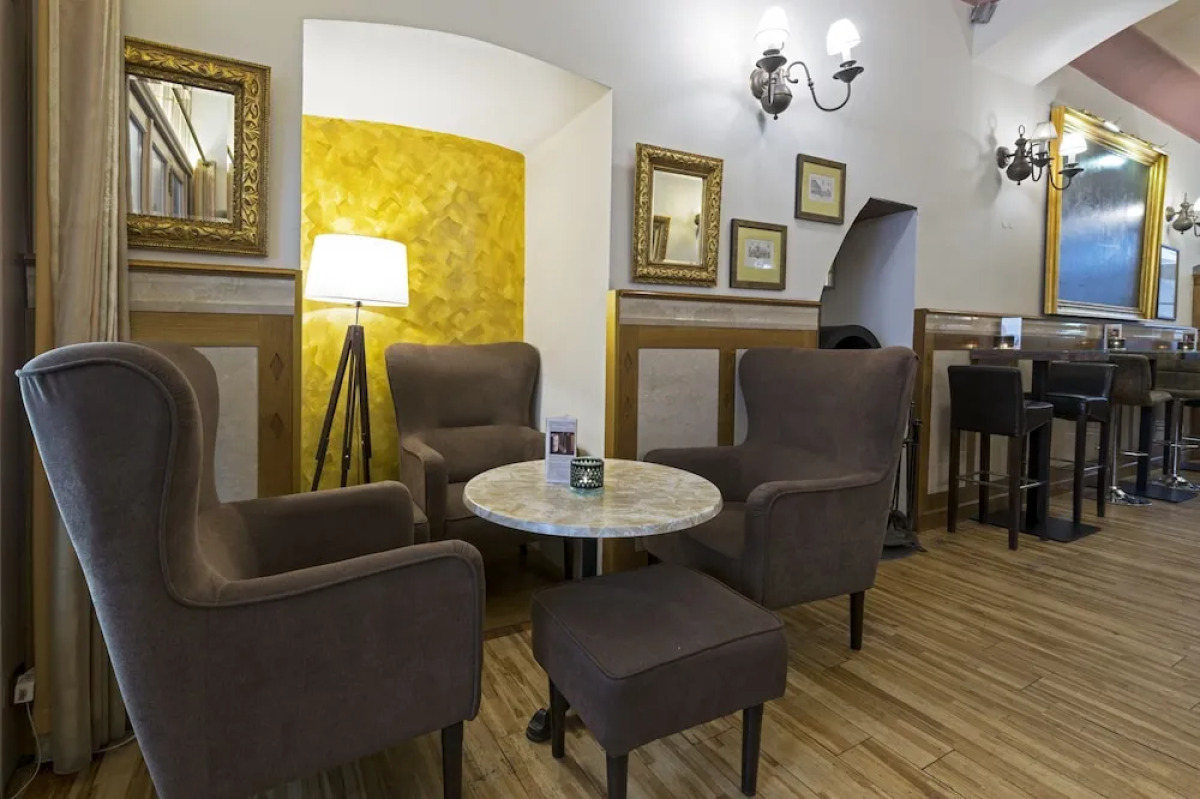 Hotel U Zlateho Jelena