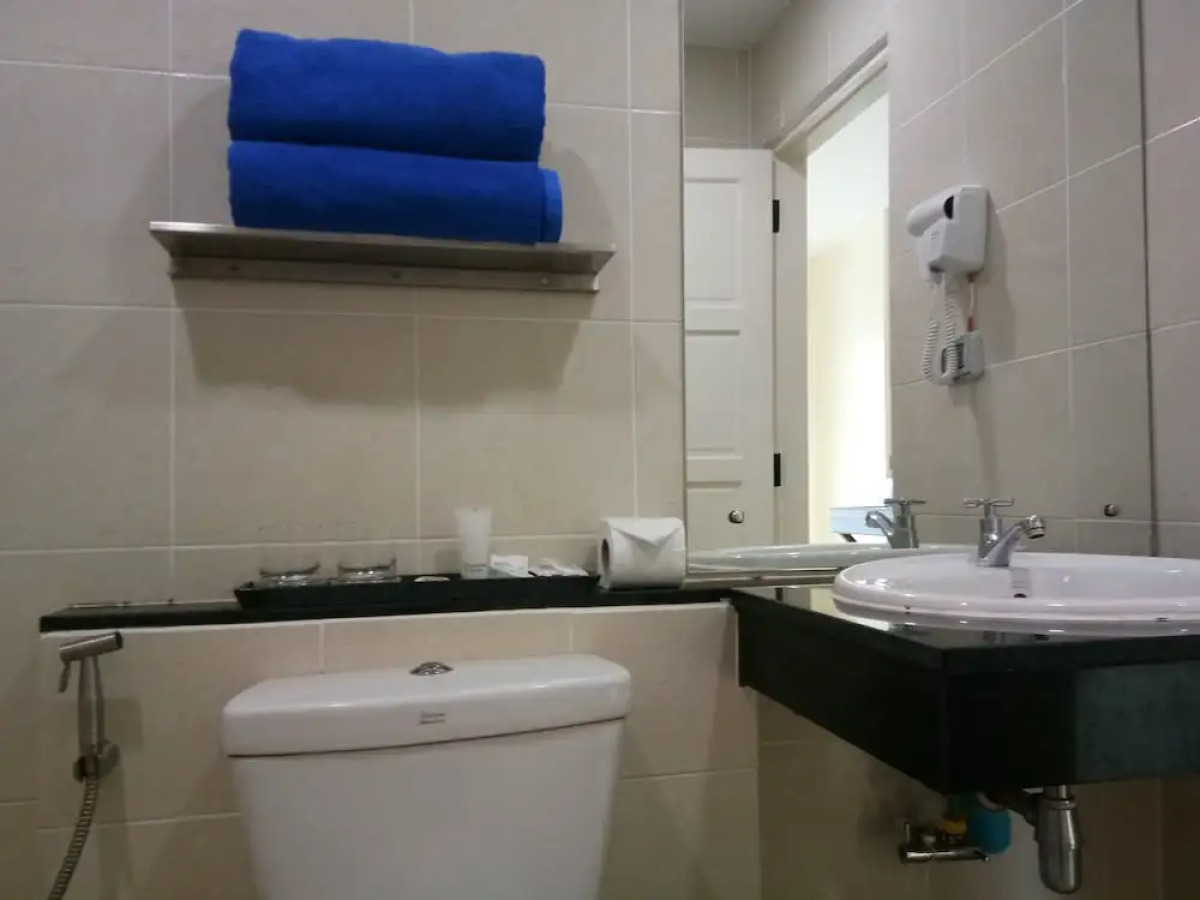 Island Patong Beachfront Apartments