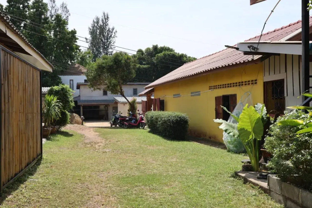 Bamboo Hut Bungalow - Adults Only