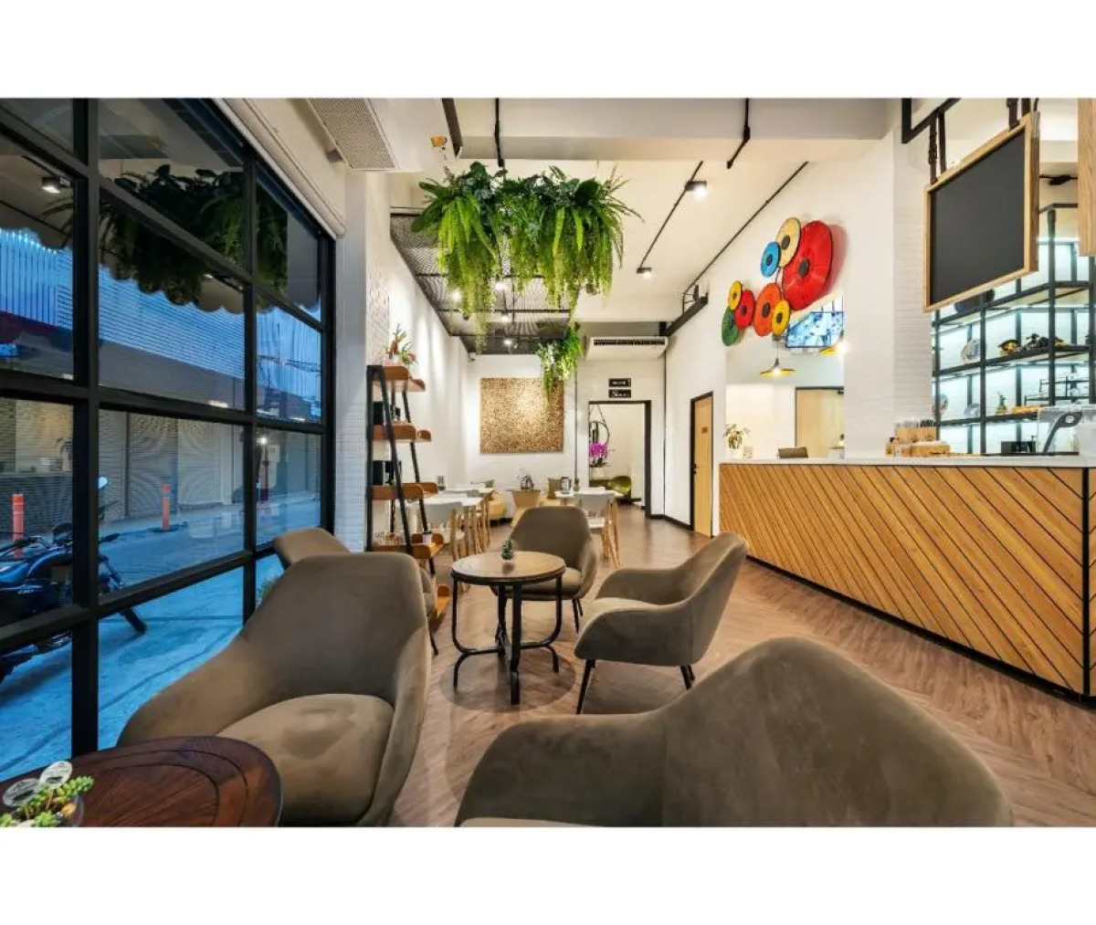 Siam Subway Hostel and Café