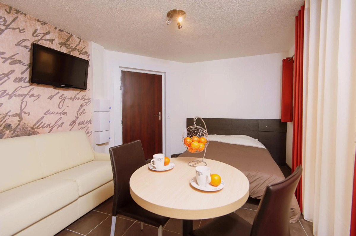 Villa Serafina Apartments