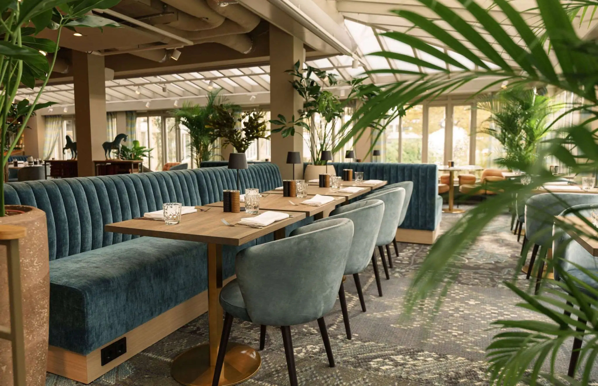 Carlton Oasis Hotel