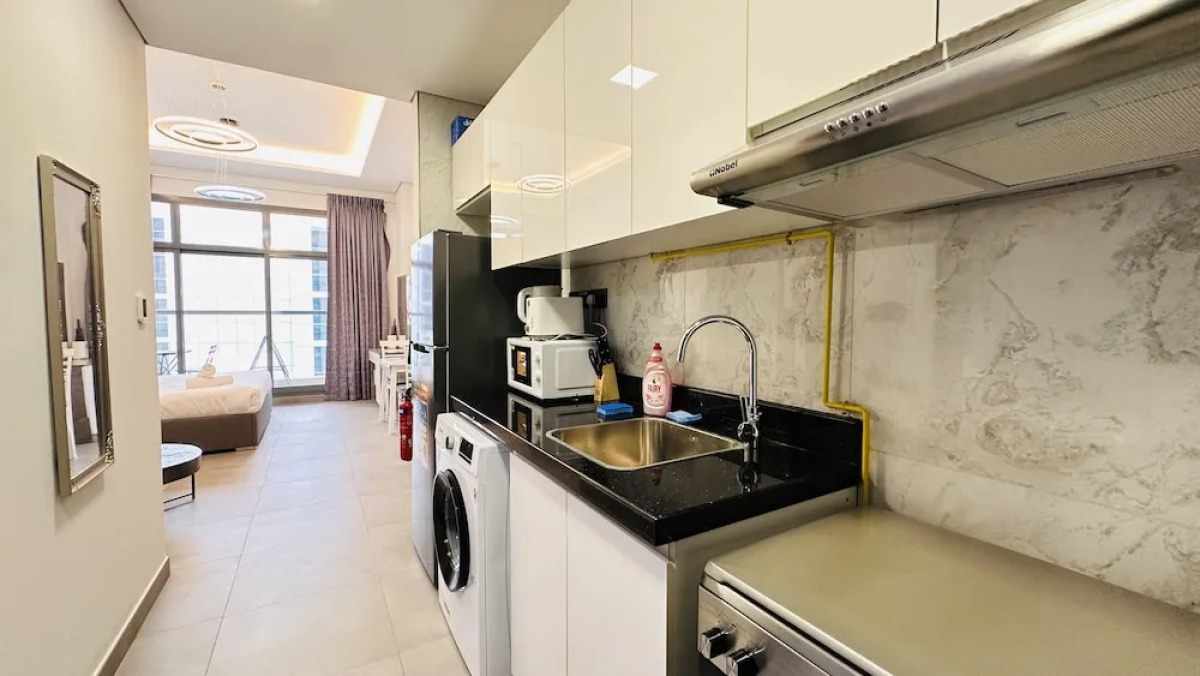 Luxury Spacious Apartment Near Downtown with Balcony and Free Parking by Belvilla